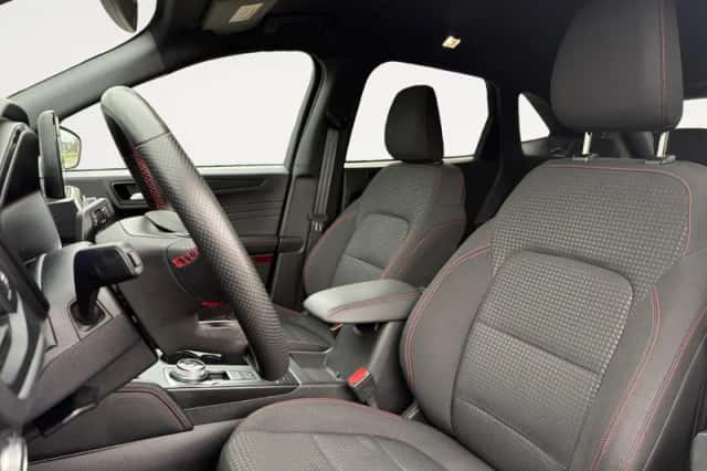 Ford Kuga (2023) thumbnail 7