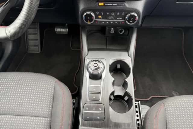 Ford Kuga (2023) thumbnail 9