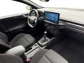Ford Focus (2024) thumbnail 3