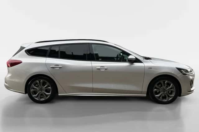 Ford Focus (2024) thumbnail 4