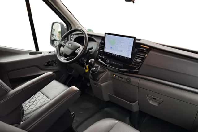 Ford Transit (2024) thumbnail 3