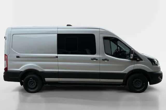 Ford Transit (2024) thumbnail 4