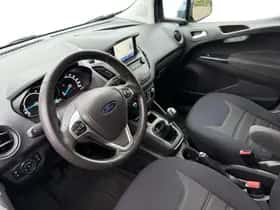 Ford Transit Courier (2022) thumbnail 17