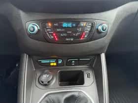 Ford Transit Courier (2022) thumbnail 26