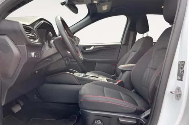 Ford Kuga (2022) thumbnail 5