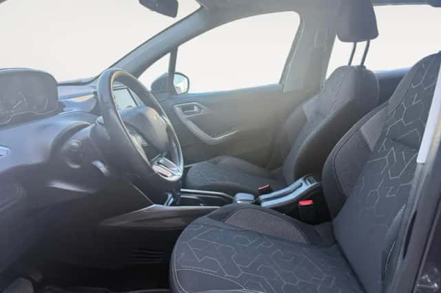 Peugeot 2008 (2017) thumbnail 5