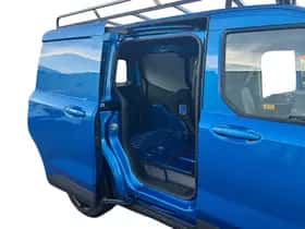 Ford Transit Courier (2024) thumbnail 12