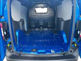 Ford Transit Courier (2024) thumbnail 25