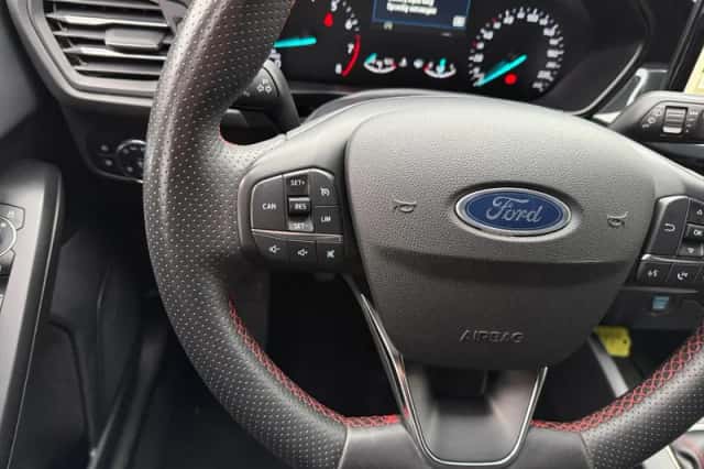 Ford Focus (2023) thumbnail 19