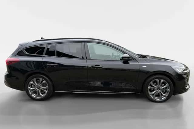 Ford Focus (2023) thumbnail 4