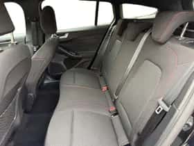 Ford Focus (2023) thumbnail 6