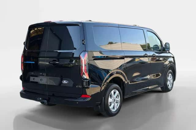 Ford E-Transit Custom (2026) thumbnail 2