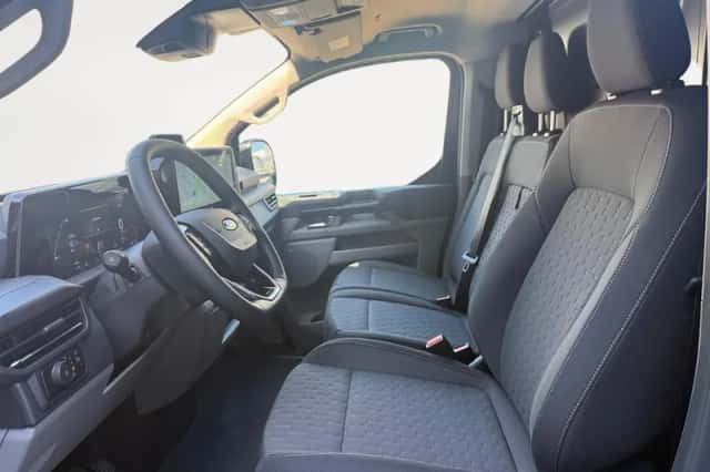 Ford E-Transit Custom (2026) thumbnail 5
