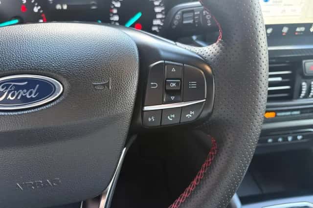 Ford Focus (2023) thumbnail 16