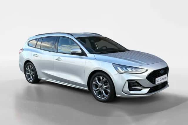 Ford Focus (2023) thumbnail 3