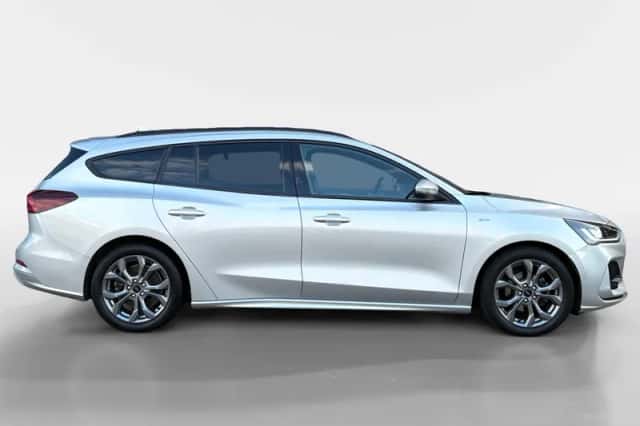 Ford Focus (2023) thumbnail 4
