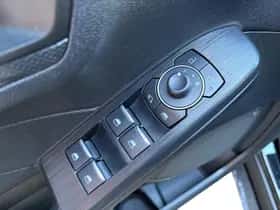 Ford Kuga (2023) thumbnail 11