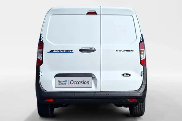 Ford E-Transit Courier (2025) thumbnail 5