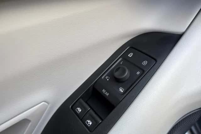 Ford Explorer (2025) thumbnail 11