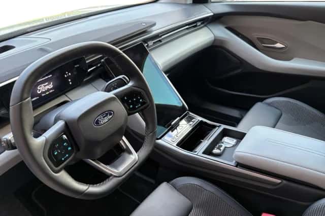 Ford Explorer (2025) thumbnail 14