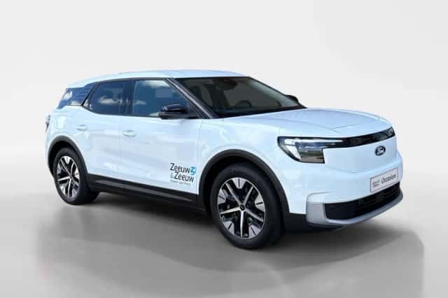 Ford Explorer (2025) thumbnail 3
