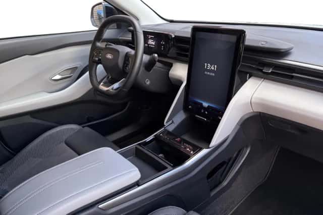 Ford Explorer (2025) thumbnail 25