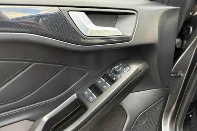 Ford Focus (2024) thumbnail 10