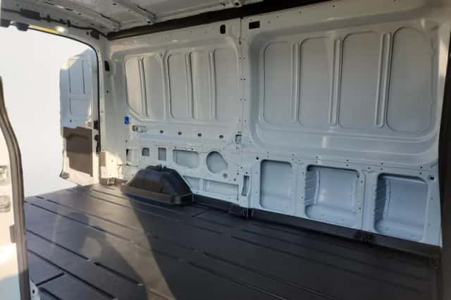 Ford E-Transit (2026) thumbnail 11