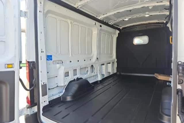 Ford E-Transit (2026) thumbnail 12