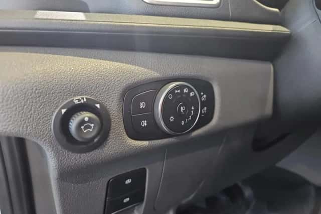 Ford E-Transit (2026) thumbnail 16