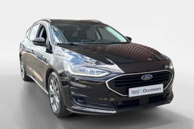 Ford Focus (2022) thumbnail 3