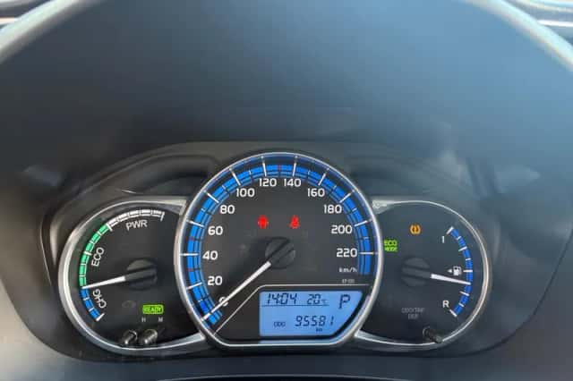 Toyota Yaris (2015) thumbnail 22