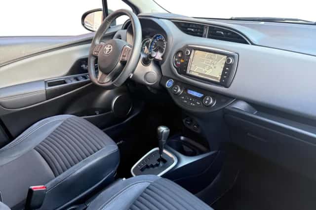 Toyota Yaris (2015) thumbnail 24