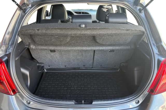 Toyota Yaris (2015) thumbnail 7