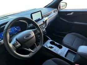 Ford Kuga (2023) thumbnail 16
