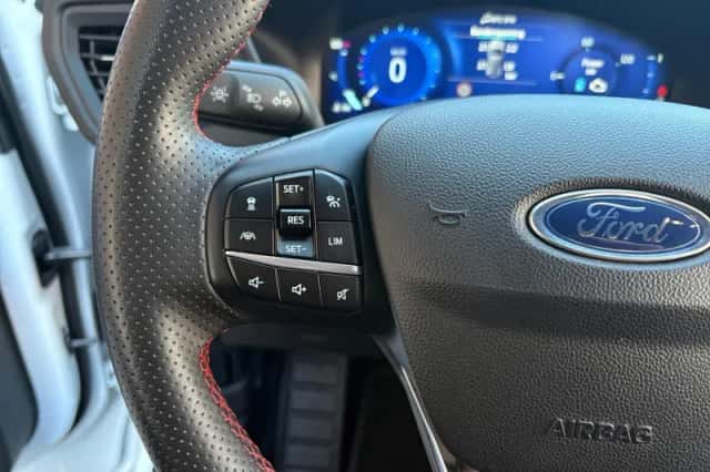 Ford Kuga (2023) thumbnail 19