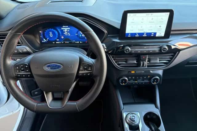 Ford Kuga (2023) thumbnail 23