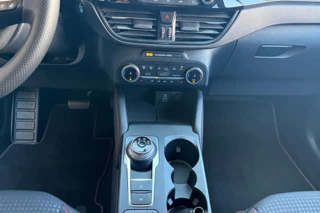 Ford Kuga (2023) thumbnail 25