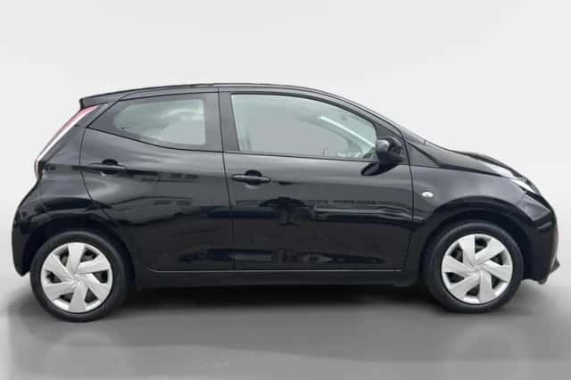 Toyota Aygo (2017) thumbnail 4