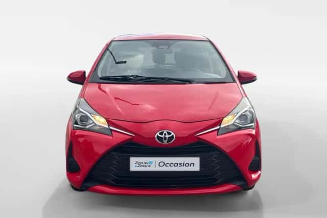 Toyota Yaris (2018) thumbnail 2