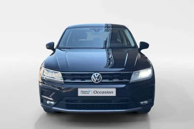 Volkswagen Tiguan (2017) thumbnail 2