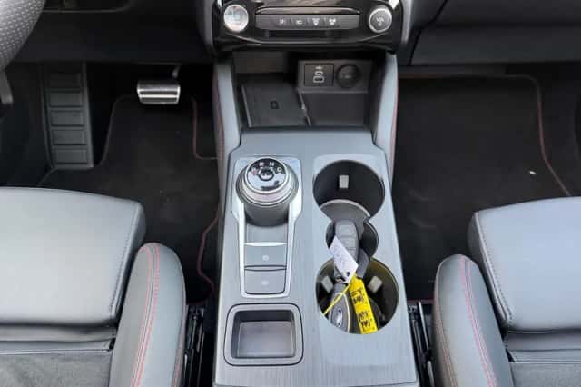Ford Kuga (2025) thumbnail 25