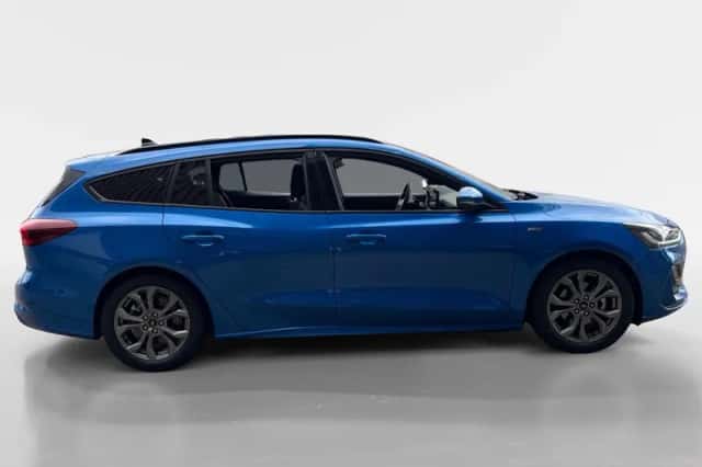 Ford Focus (2024) thumbnail 3
