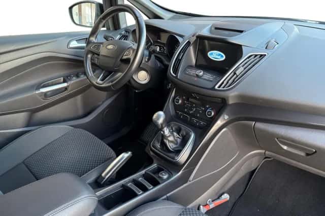 Ford C-Max (2018) thumbnail 23