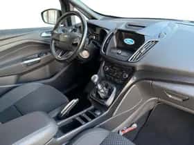 Ford C-Max (2018) thumbnail 23
