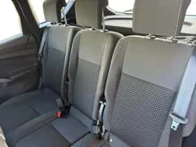 Ford C-Max (2018) thumbnail 25