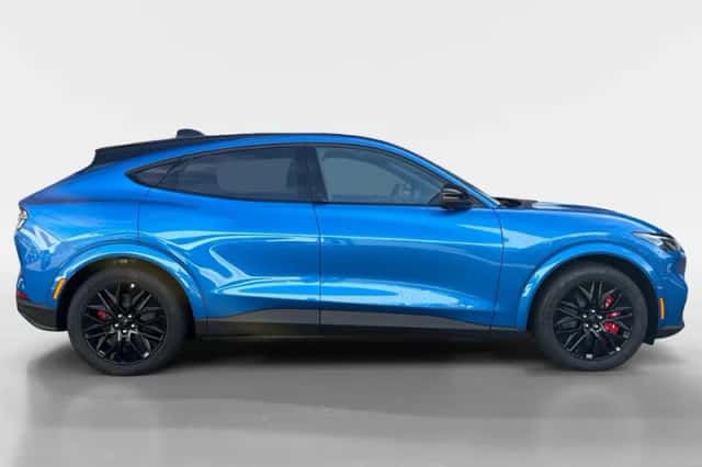 Ford Mustang Mach-E (2025) thumbnail 5