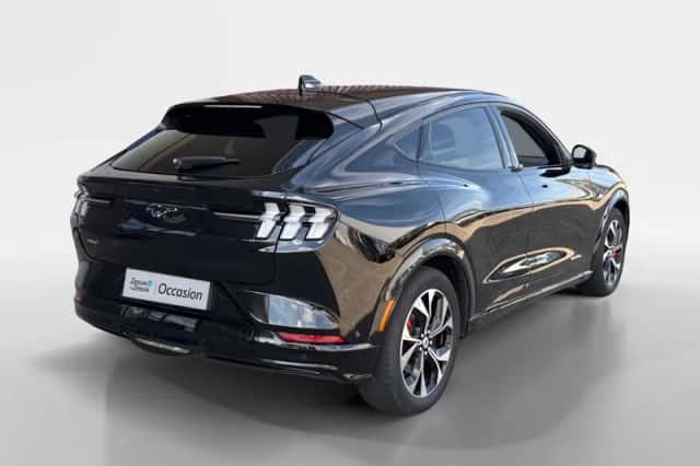 Ford Mustang Mach-E (2023) thumbnail 5
