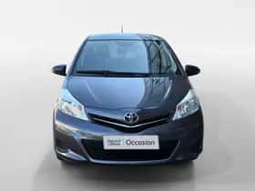 Toyota Yaris (2014) thumbnail 2