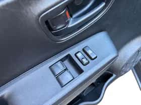 Toyota Yaris (2014) thumbnail 12